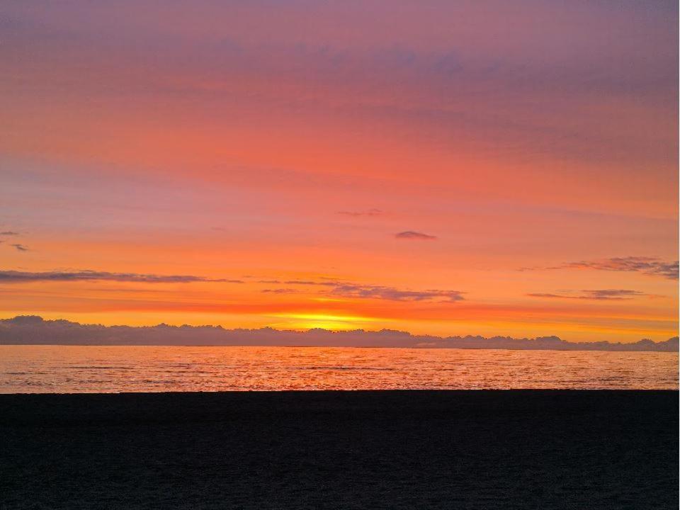 Appartement De Vacances - Splendide Vue Sur Mer, Parking Prive 르발카레스 외부 사진