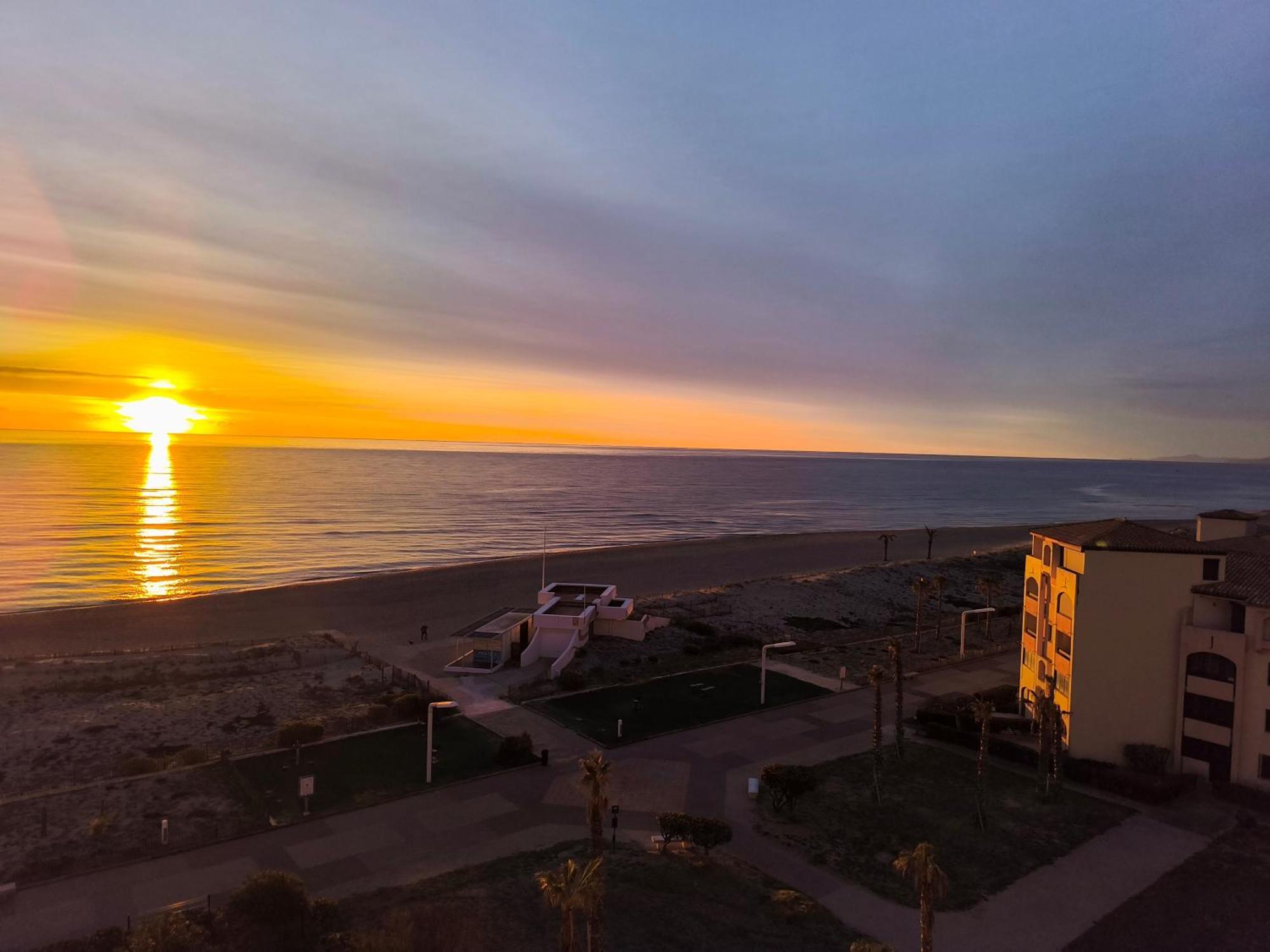Appartement De Vacances - Splendide Vue Sur Mer, Parking Prive 르발카레스 외부 사진